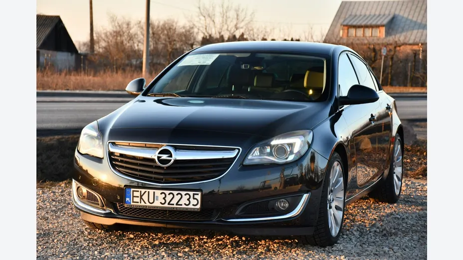 OPEL Insignia -