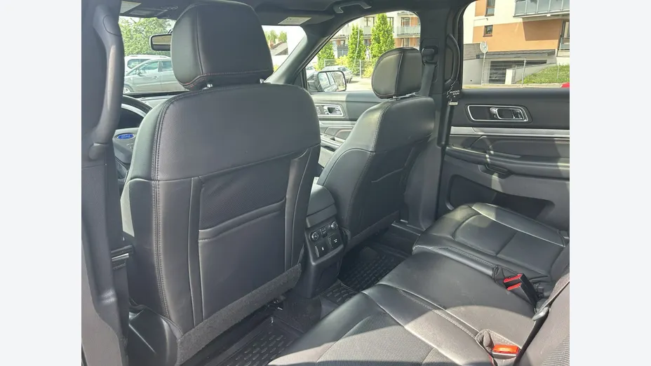 FORD Explorer -