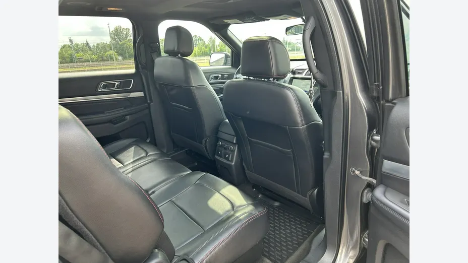 FORD Explorer -