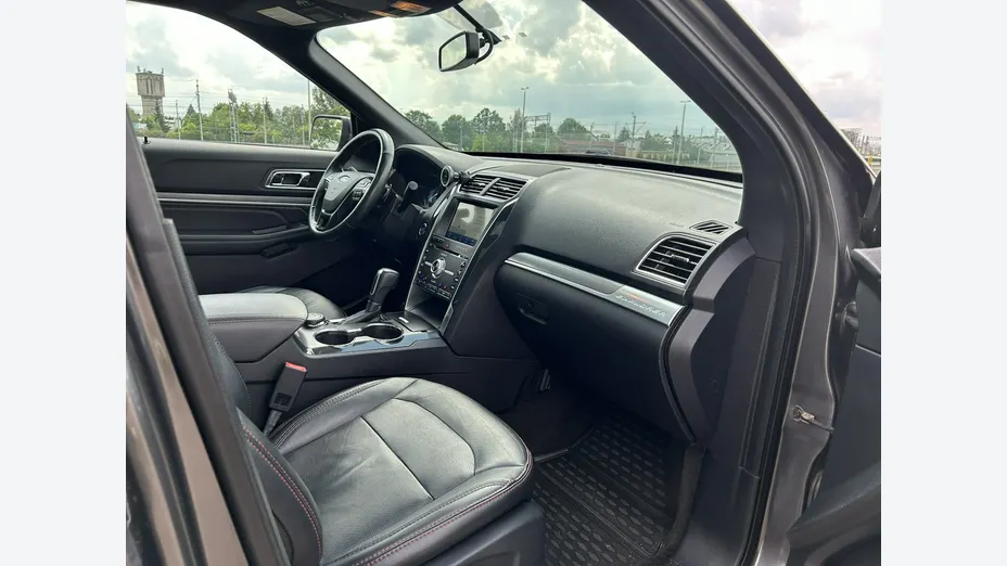 FORD Explorer -