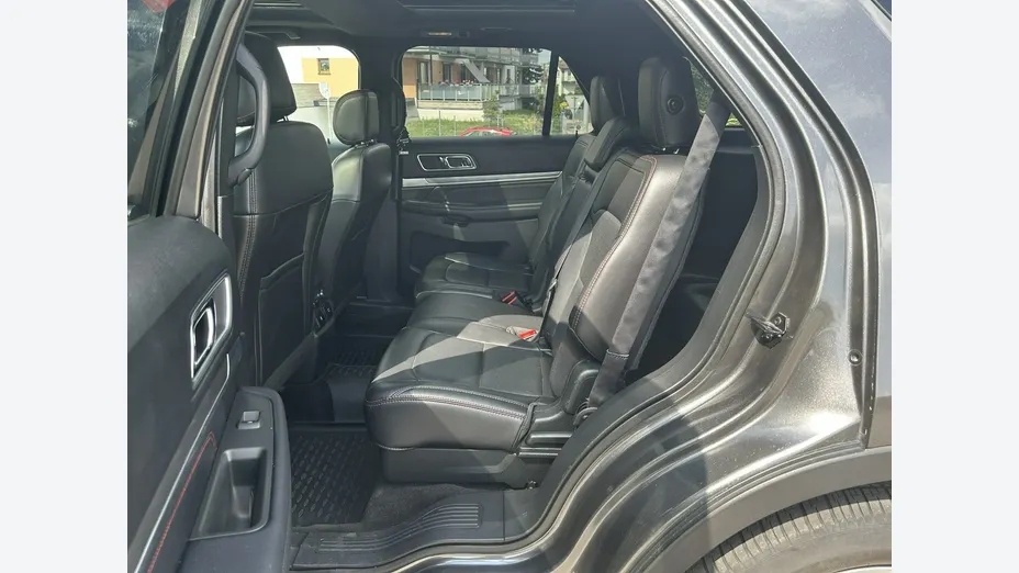 FORD Explorer -