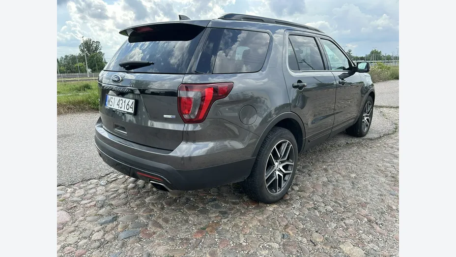 FORD Explorer -
