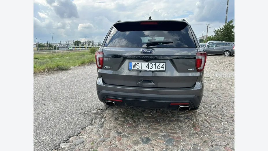 FORD Explorer -