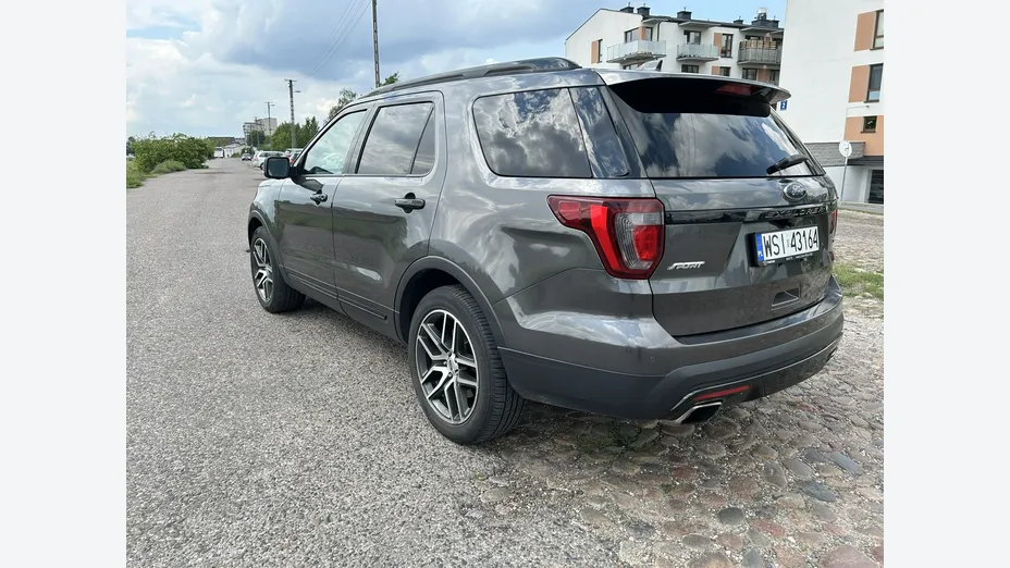 FORD Explorer -