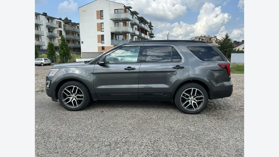 FORD Explorer -