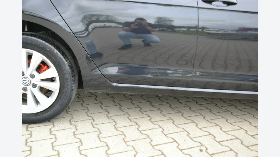 VOLKSWAGEN Golf -