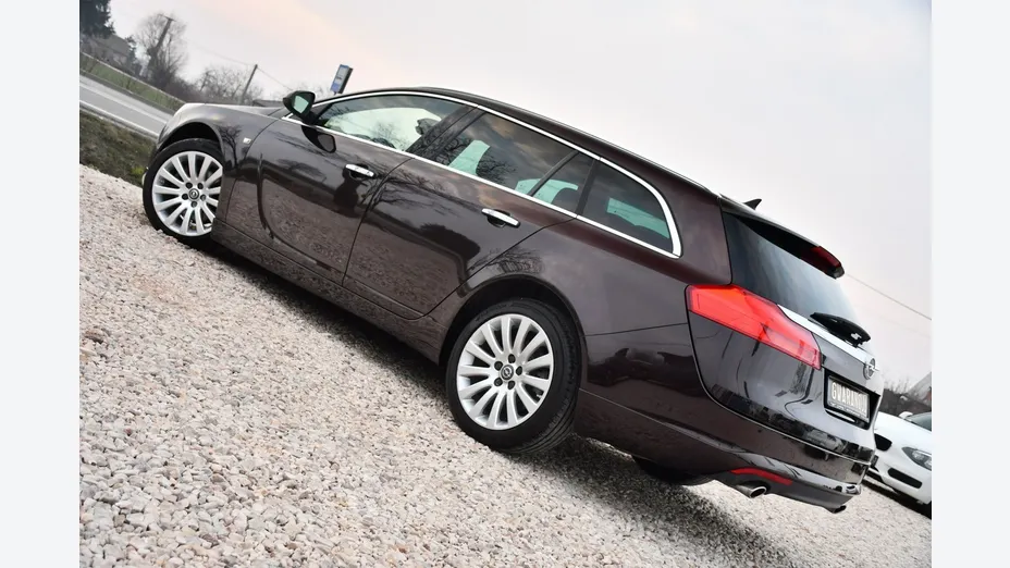 OPEL Insignia -
