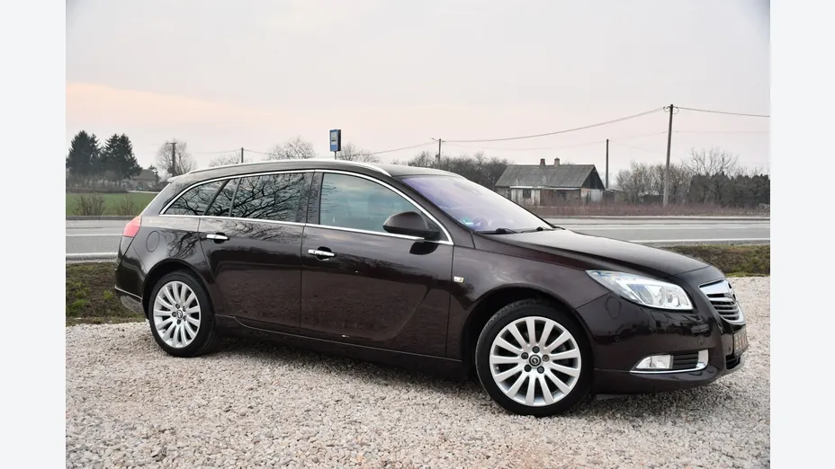 OPEL Insignia -