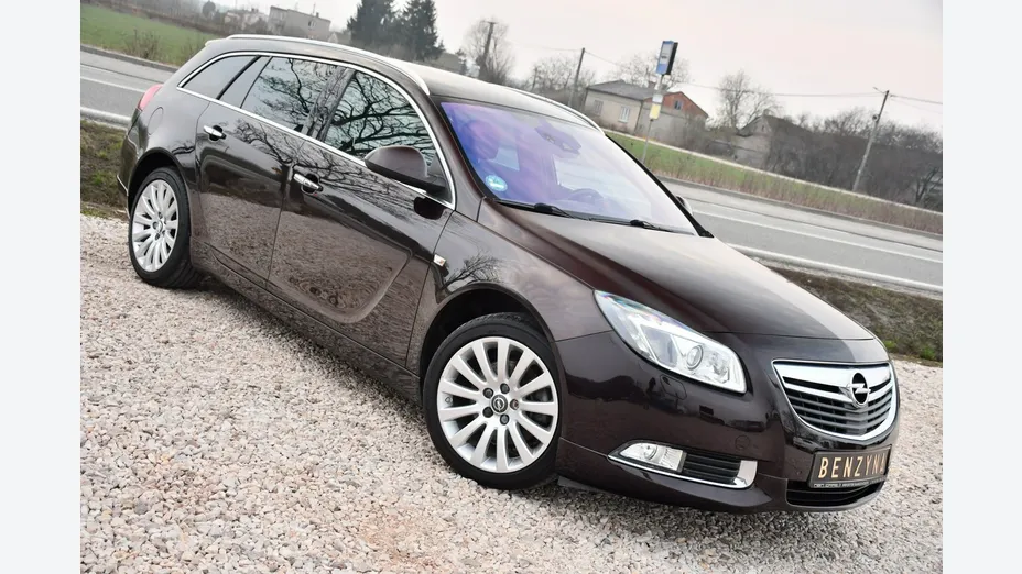 OPEL Insignia -