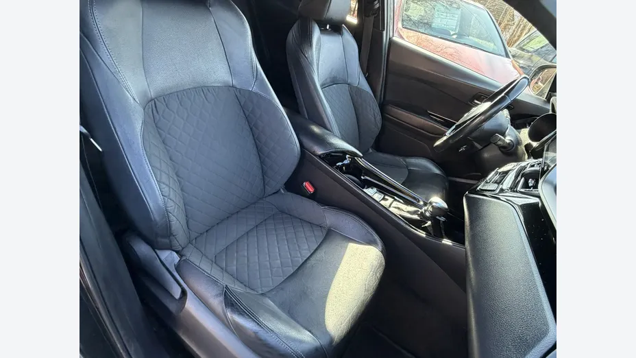 TOYOTA C-HR -