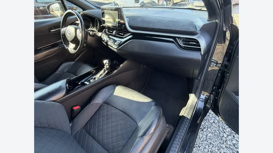 TOYOTA C-HR -