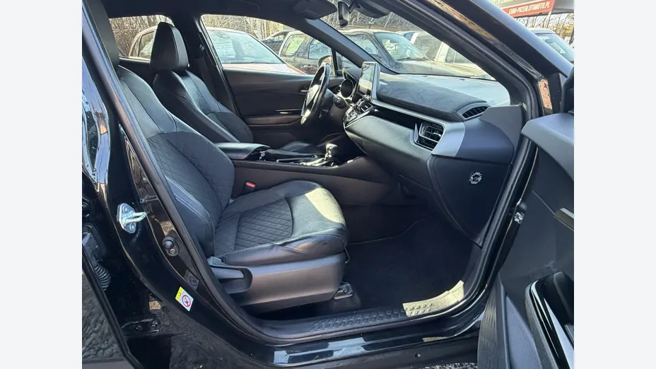 TOYOTA C-HR -
