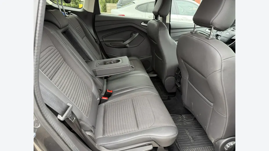 FORD Kuga -