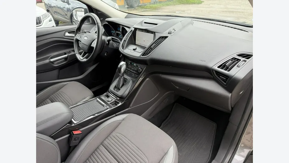 FORD Kuga -