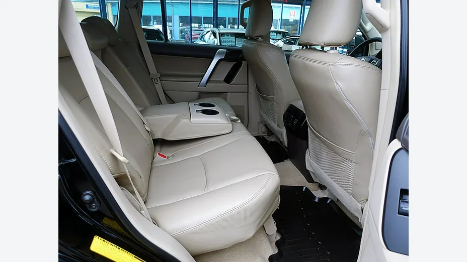 TOYOTA Land Cruiser -