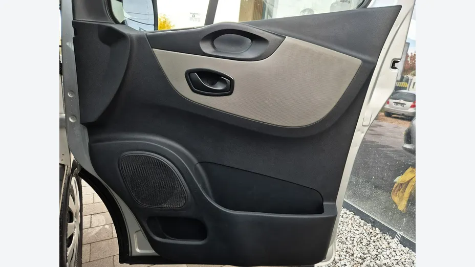 RENAULT Trafic -