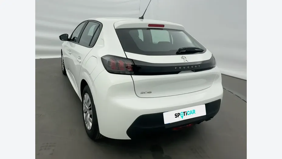PEUGEOT 208 -
