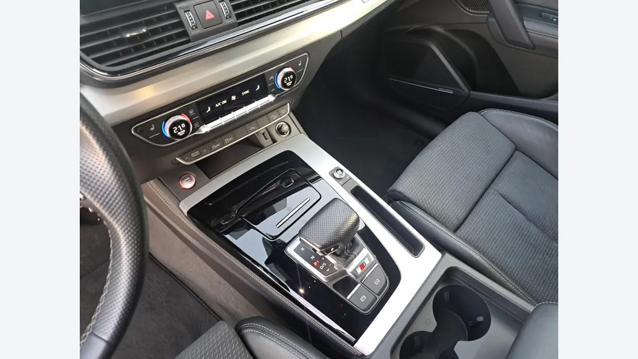 AUDI SQ5 -