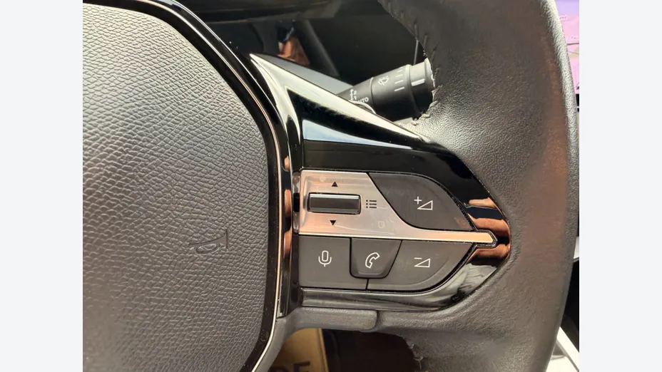 PEUGEOT 308 -