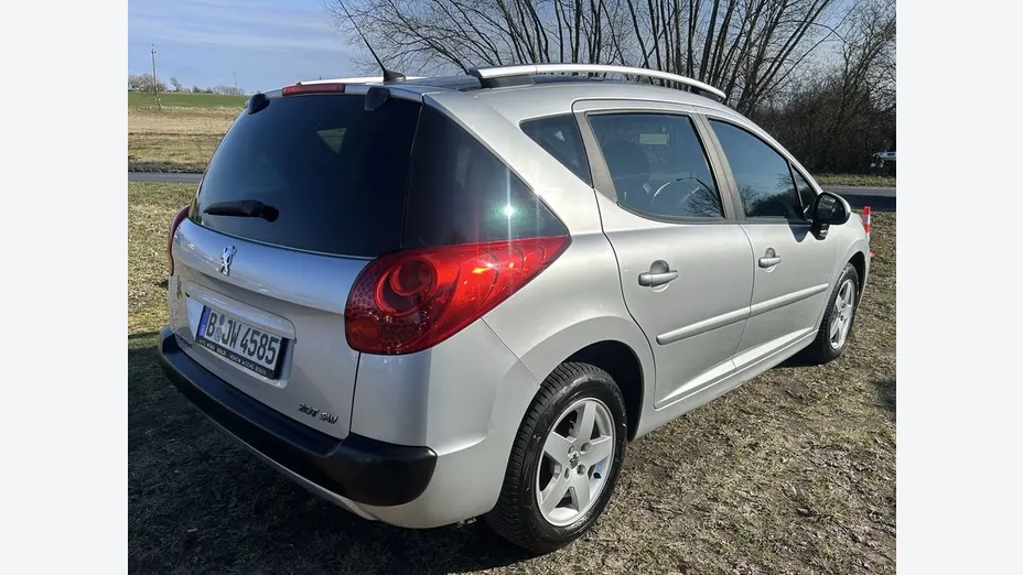 PEUGEOT 207 -