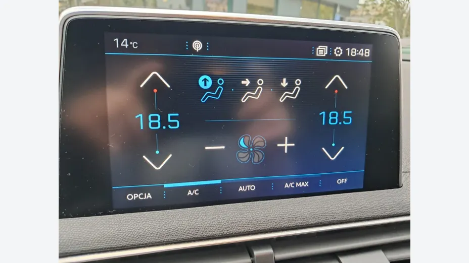 PEUGEOT 3008 -