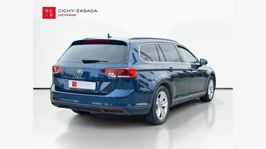 VOLKSWAGEN Passat -