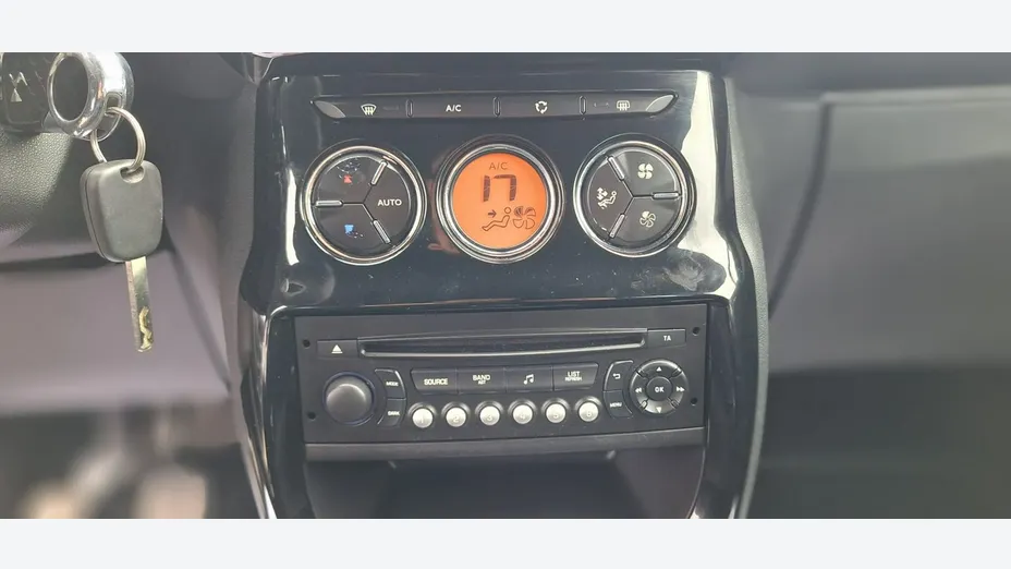 CITROEN DS3 -