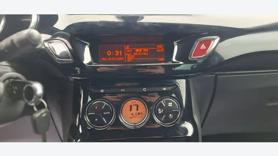CITROEN DS3 -