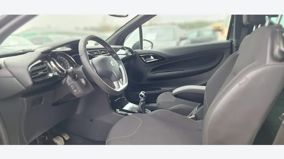 CITROEN DS3 -