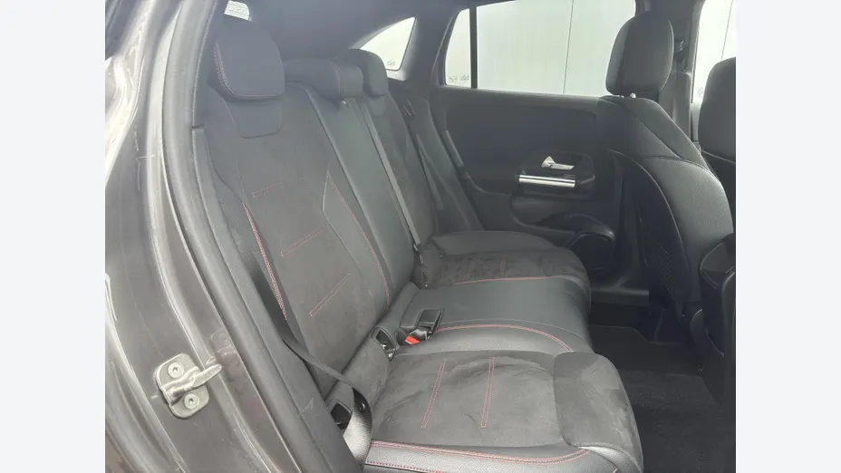 MERCEDES-BENZ GLA GLA 200 mHEV AMG Line 7G-DCT