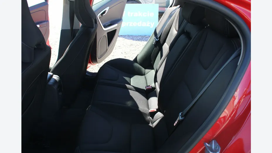 VOLVO S60 -