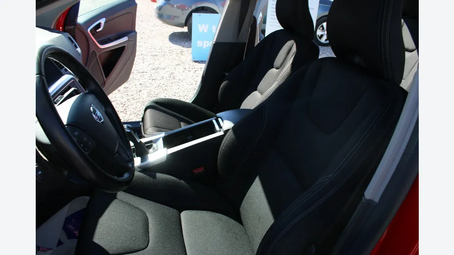 VOLVO S60 -