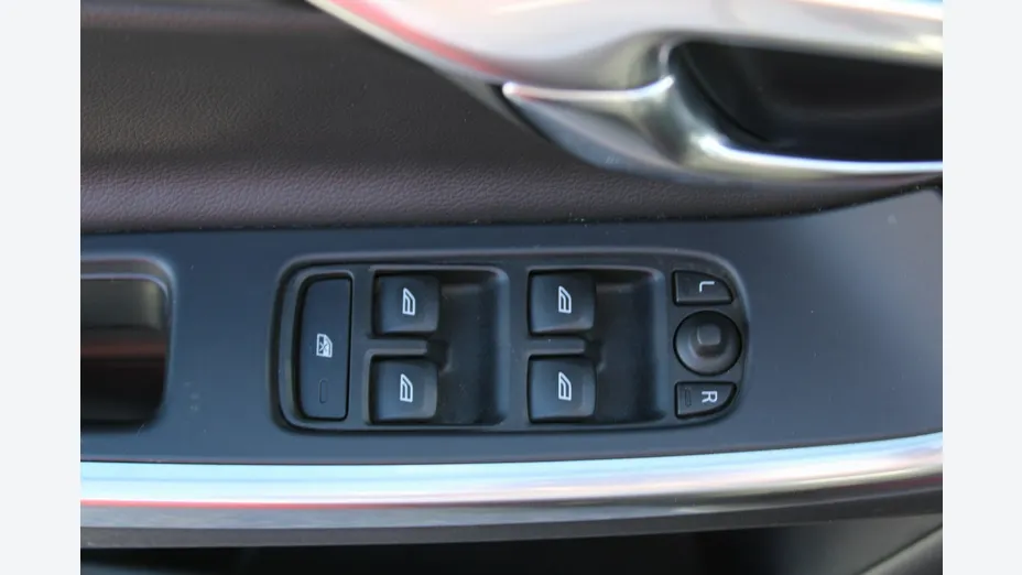 VOLVO S60 -