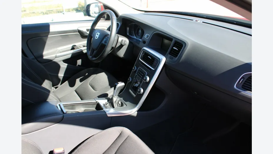 VOLVO S60 -