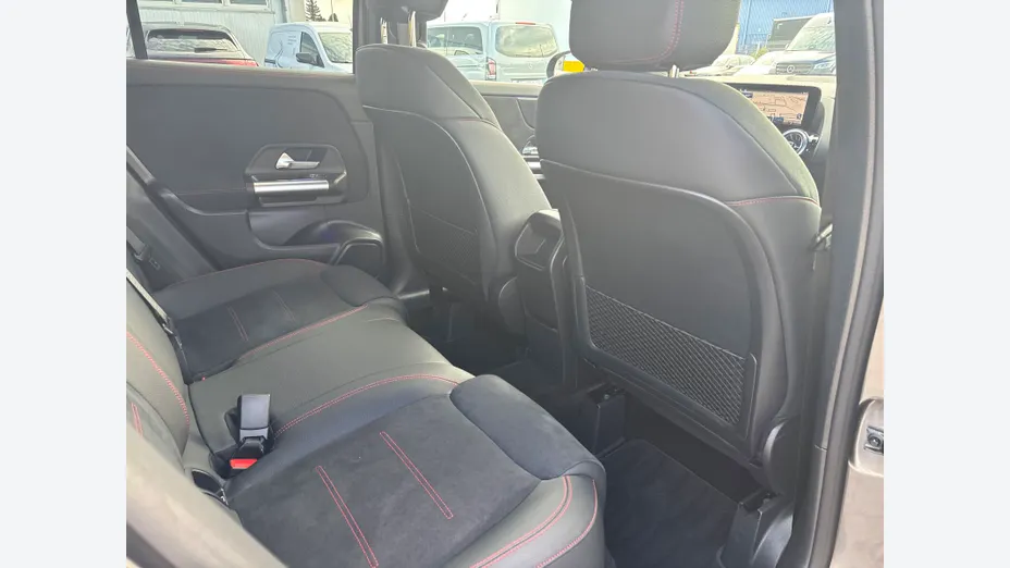 MERCEDES-BENZ GLA GLA 200 mHEV AMG Line 7G-DCT