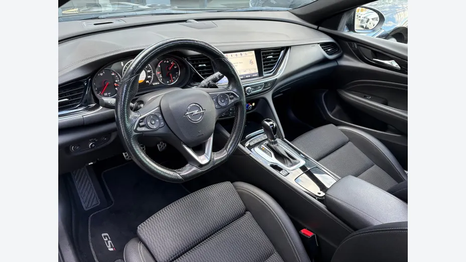 OPEL Insignia -