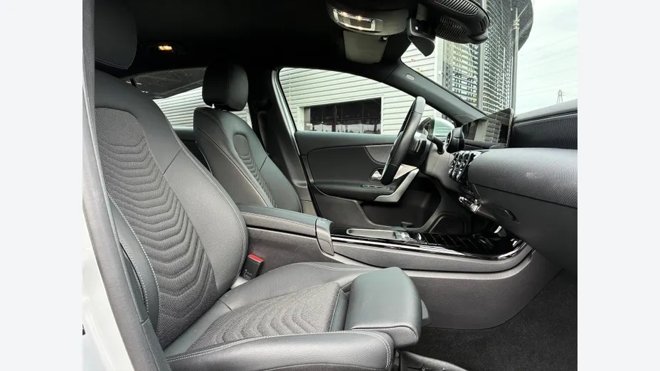 MERCEDES-BENZ A Klasa A 220 4-Matic AMG Line 8G-DCT