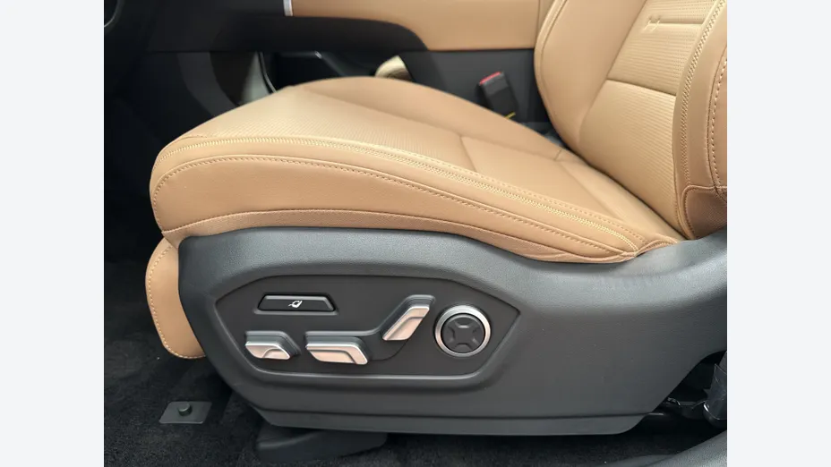 HYUNDAI Santa Fe Santa Fe 1.6 T-GDI HEV Calligraphy 4WD aut 7os. Nowy
