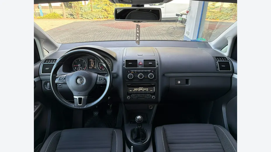 VOLKSWAGEN Touran -