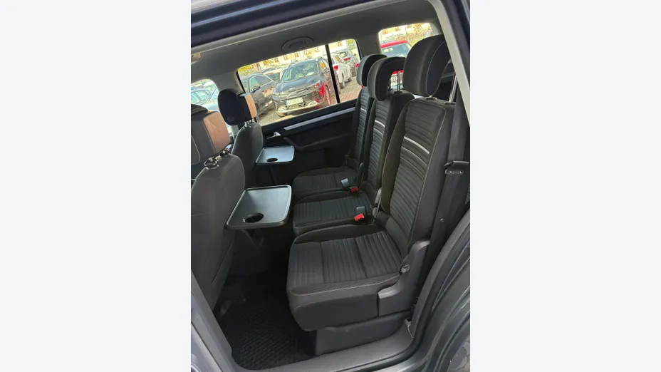 VOLKSWAGEN Touran -
