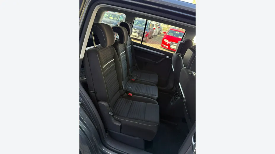 VOLKSWAGEN Touran -