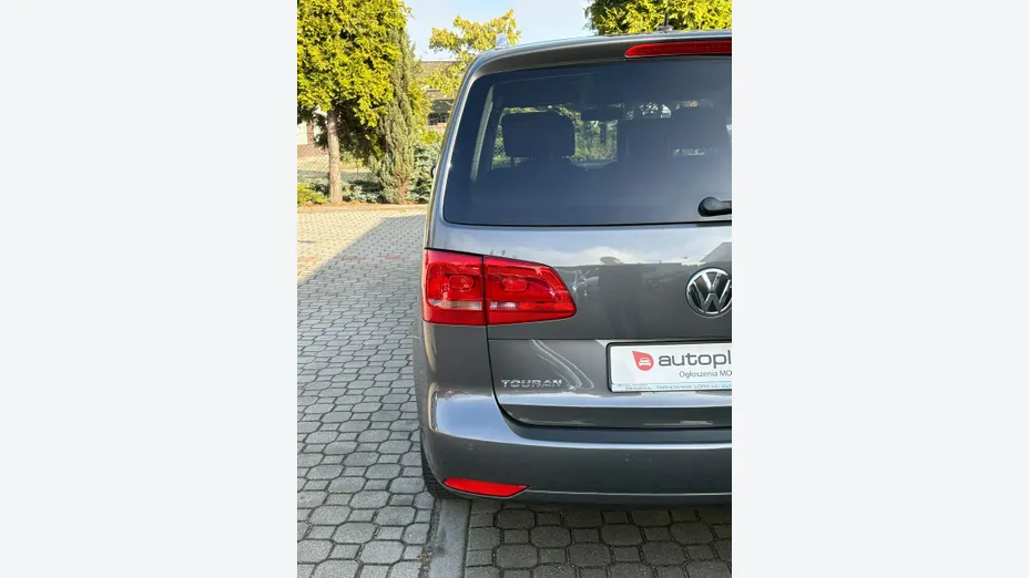 VOLKSWAGEN Touran -