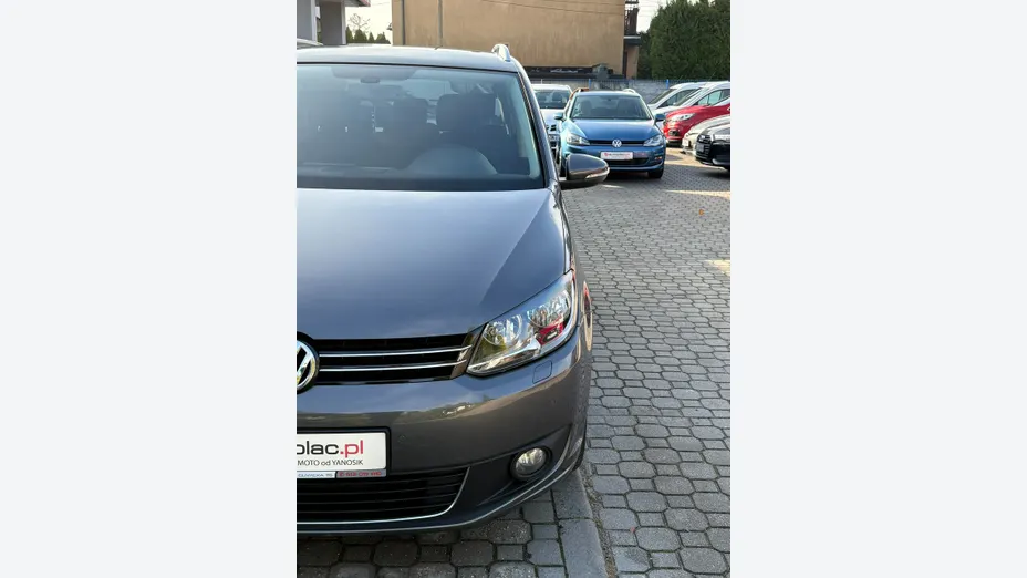 VOLKSWAGEN Touran -