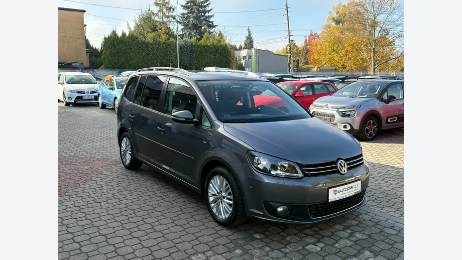VOLKSWAGEN Touran -