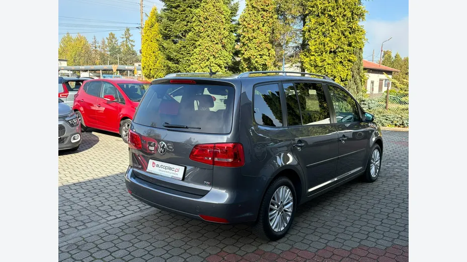 VOLKSWAGEN Touran -