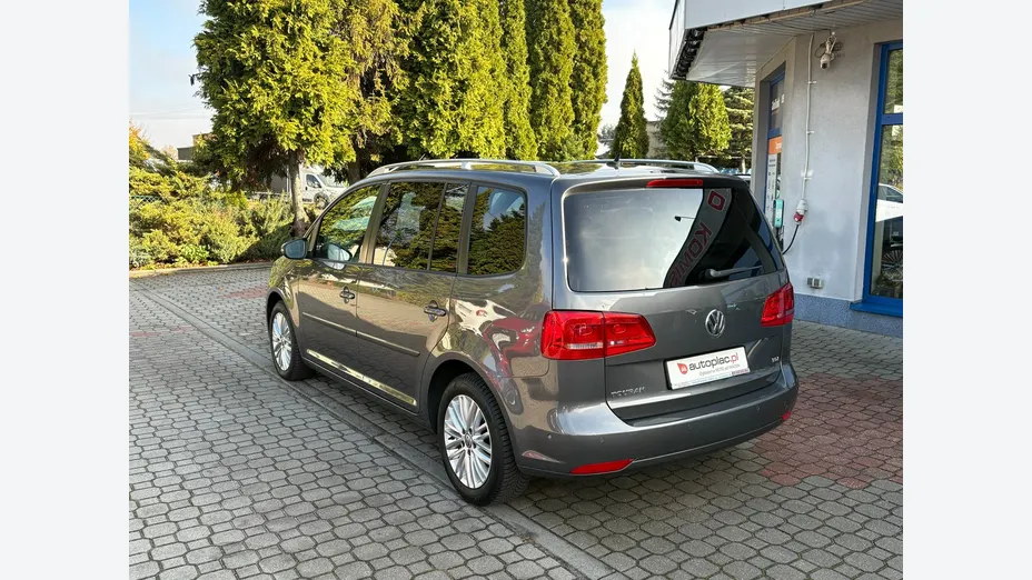 VOLKSWAGEN Touran -