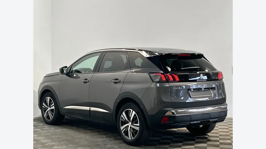 PEUGEOT 3008 -