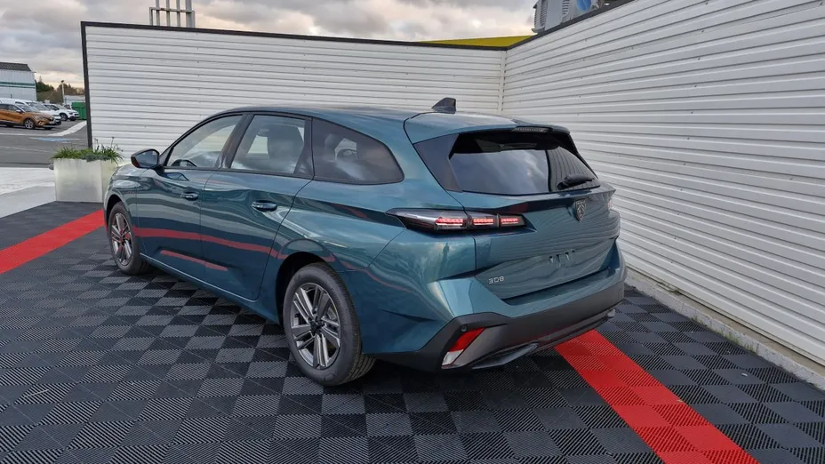 PEUGEOT 308 -