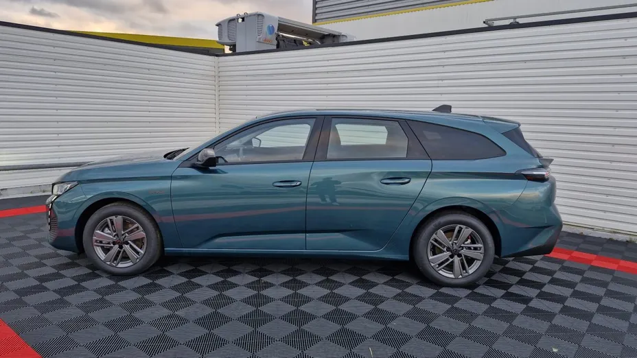 PEUGEOT 308 -