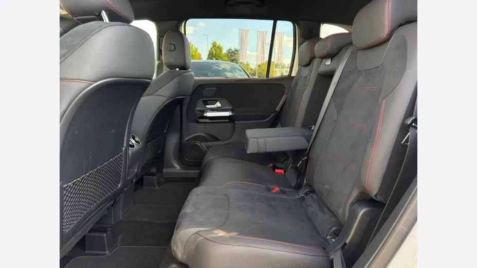 MERCEDES-BENZ GLB GLB 200 AMG Line 7G-DCT